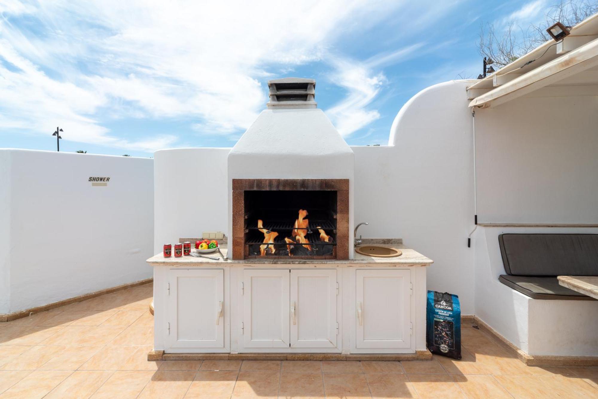 Villa Michelle - Lh114 By Villas Now Ltd Playa Blanca  Eksteriør billede