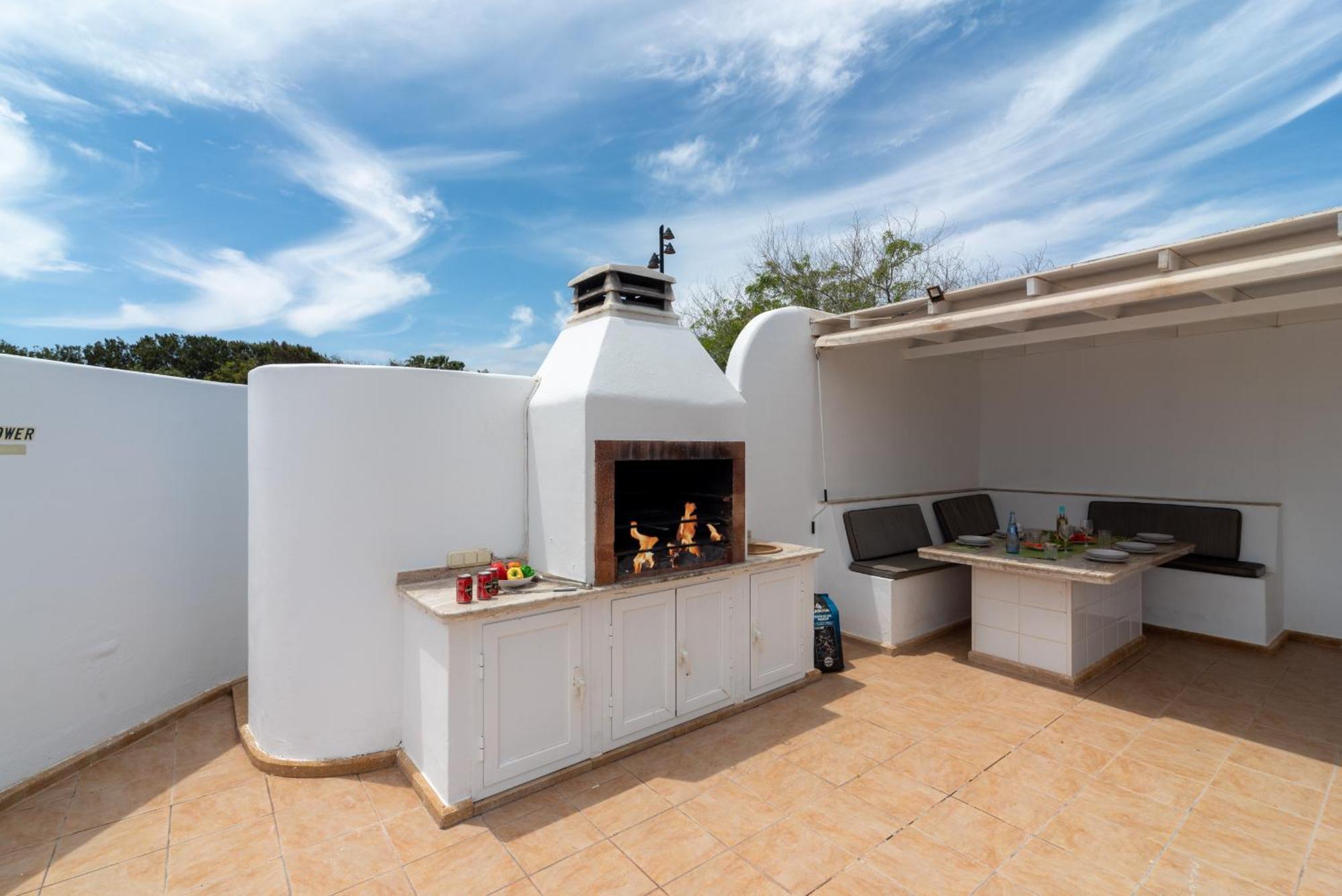 Villa Michelle - Lh114 By Villas Now Ltd Playa Blanca  Eksteriør billede